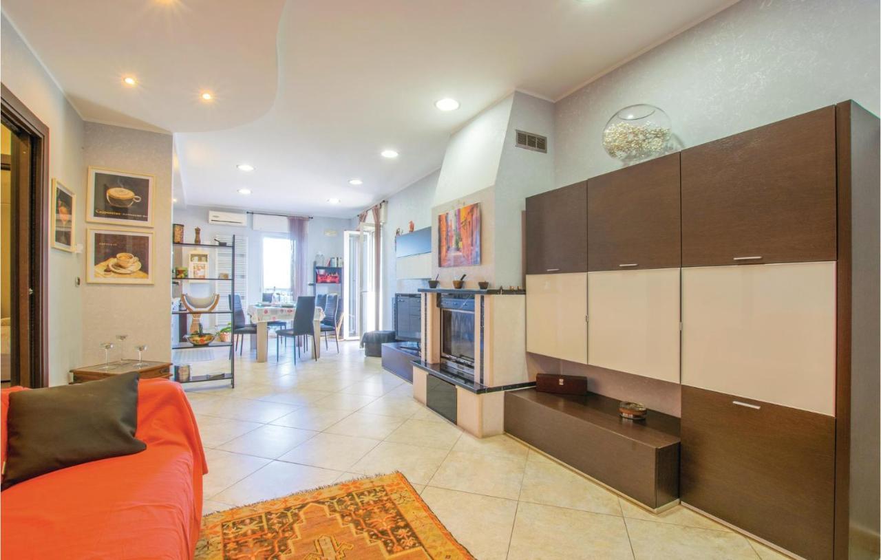 Awesome Apartment In Bari With Wifi المظهر الخارجي الصورة